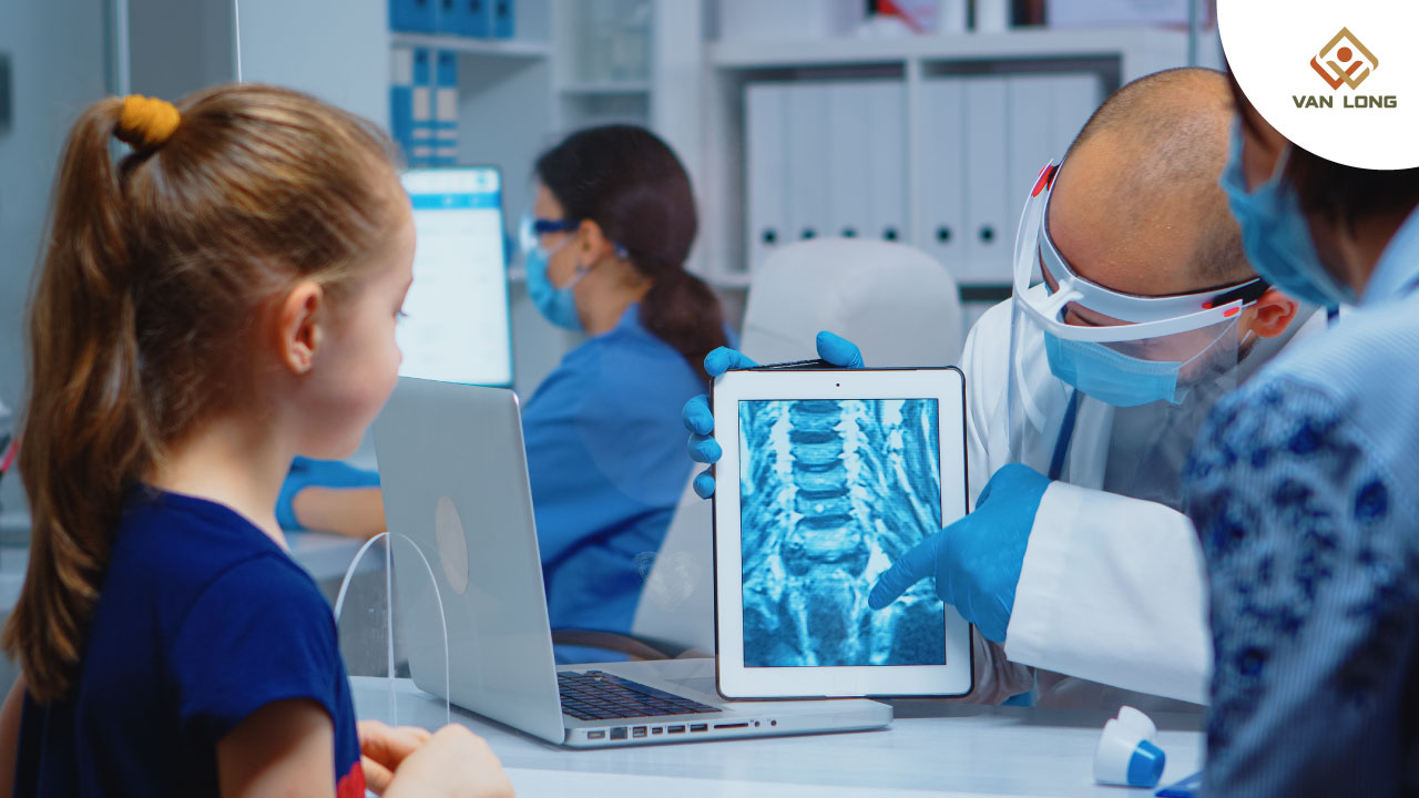 Dấu hiệu cảnh báo sớm cần đưa trẻ đi khám