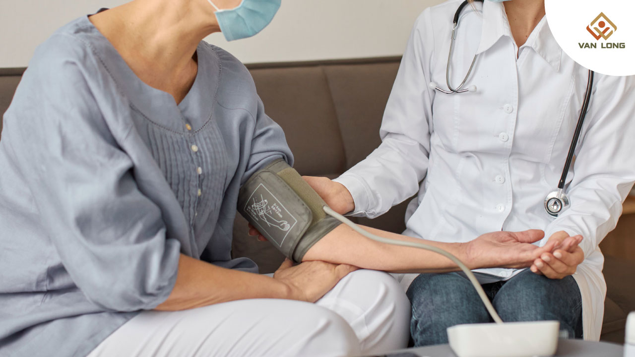 Hướng dẫn đo huyết áp buổi sáng đúng cách