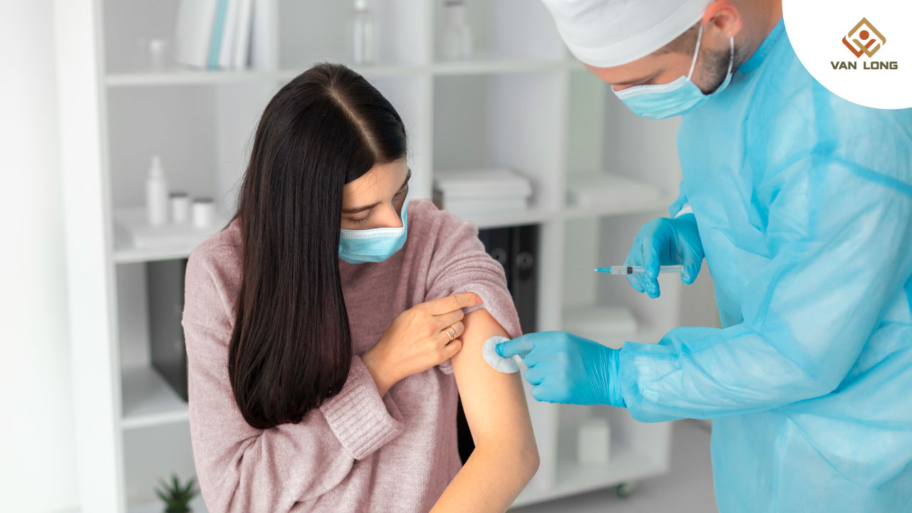 Tại sao cơ thể sốt sau tiêm vaccine