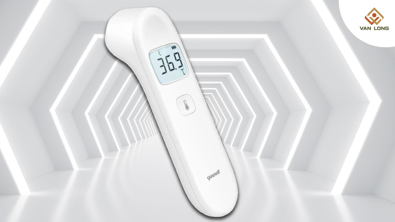Vai trò của nhiệt kế hồng ngoại trong giám sát sốt sau tiêm